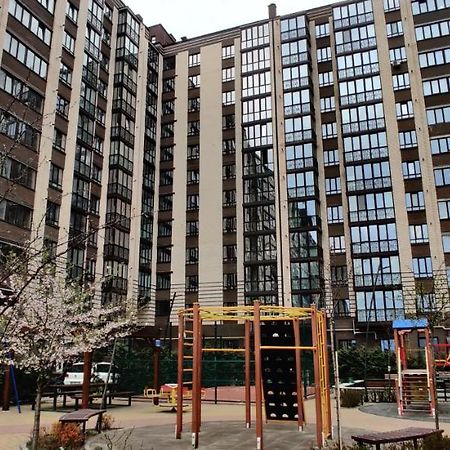 Стильні Апартаменти Атлант Lutsʼk Exterior foto